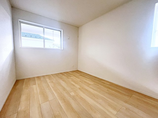 新築戸建・新築建売　郡山市富久山町久保田第29　行健小・行健中の洋室|白を基調とした内装は空間を広く見せナチュラルで洗練された印象を与えます♪