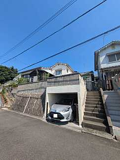 安芸郡坂町横浜東２丁目の前面道路含む現地写真