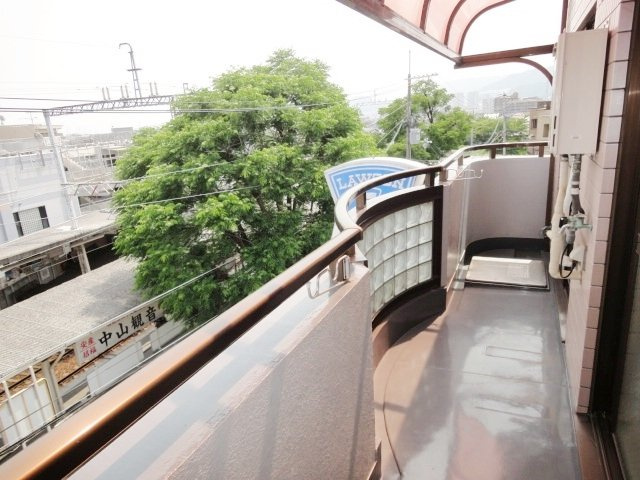 リヒテール中山のバルコニー