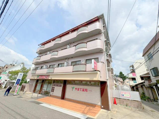 リヒテール中山の外観