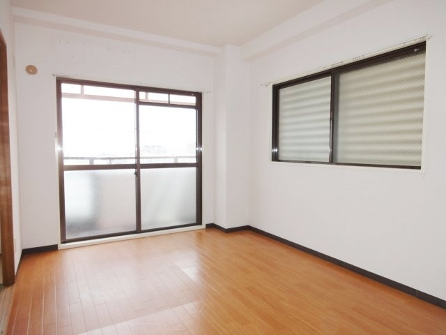 リヒテール中山の居間・リビング