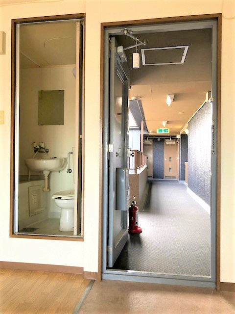 喜志マンションの玄関