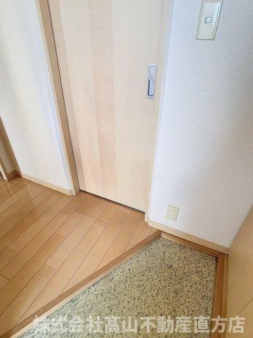 ディアス金丸　A棟の玄関