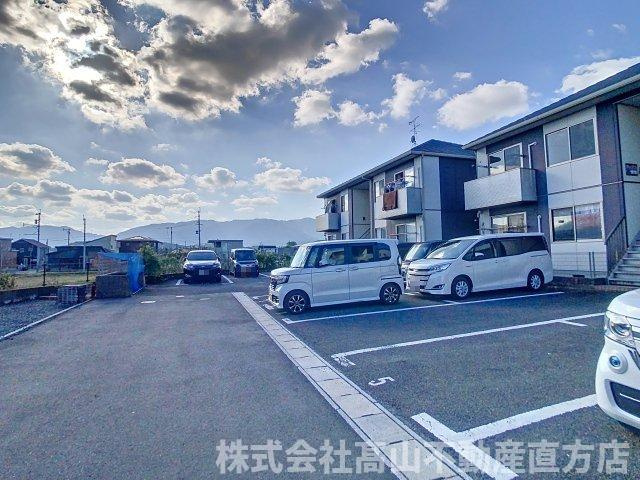 ディアス金丸　A棟の駐車場