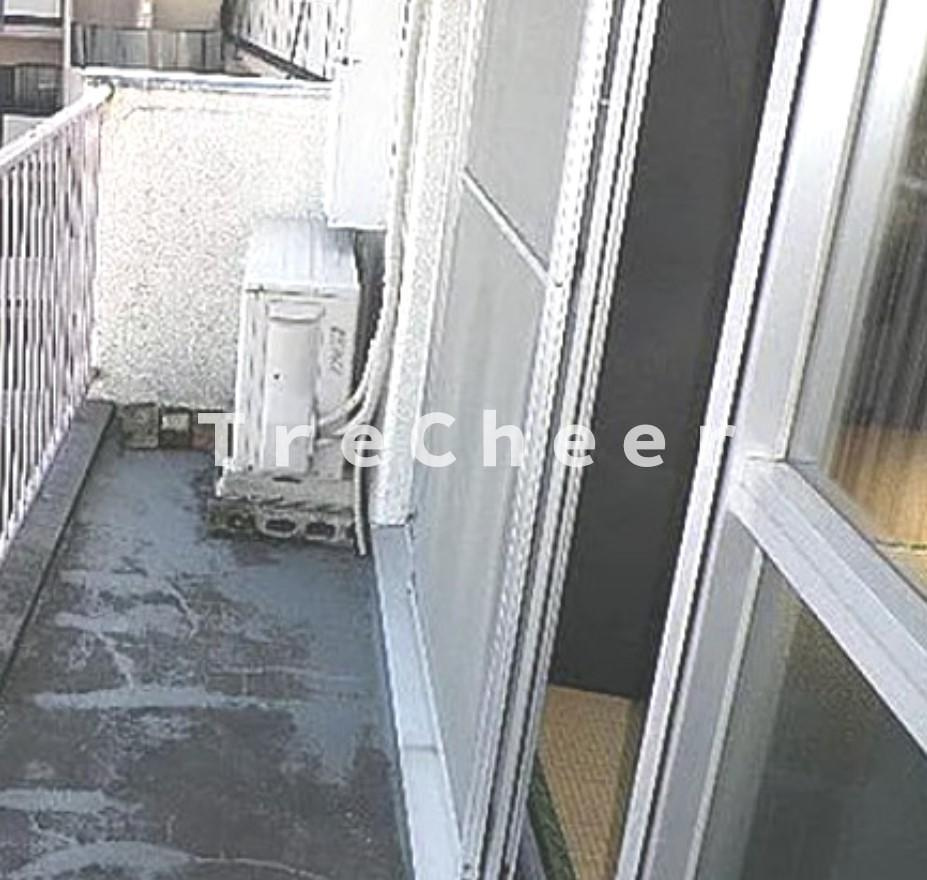 英マンションのバルコニー