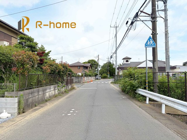 水戸市平須町16期　新築戸建て　1号棟の前面道路含む現地写真|堂々！建物完成♪実際のお部屋をご見学可能です♪
ご見学が一番の資料！お気軽にお問い合わせ下さい♪