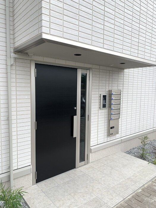 オッツ三蔵子　Bのエントランス