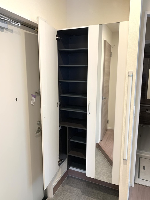 オッツ三蔵子　Bの玄関