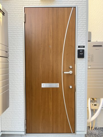 EMMA検見川の玄関|新築時の写真です。