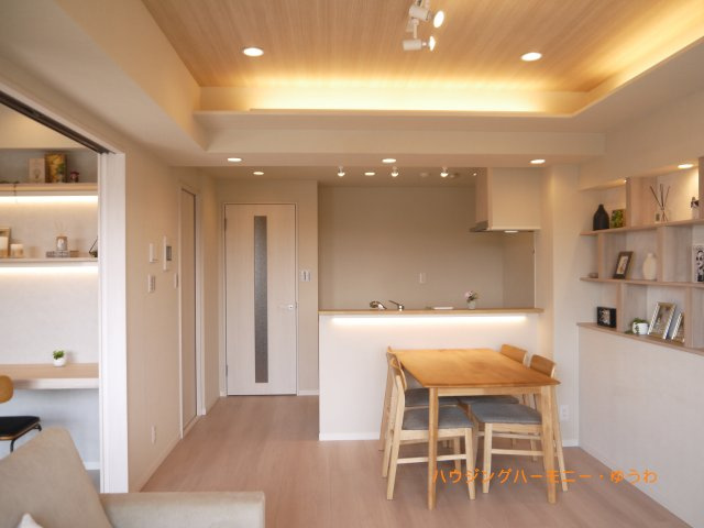 【玄関】 | ゼファー中十条アクタージュ | 帰り着くたびに洗練されたテイストの空間に迎えられ誇りと喜びを感じる玄関まわりです。