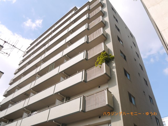 【外観】 | ゼファー中十条アクタージュ | 住む人を映し出す洗練された佇まいは、いつまでも輝き続けながらいつしか街の風景に溶け込んでいきます。