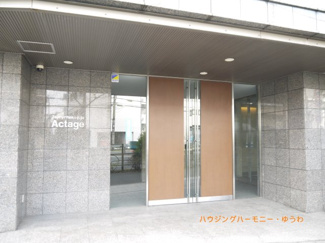 【エントランス】 | 住まいの顔にふさわしい落ち着いた迎賓空間