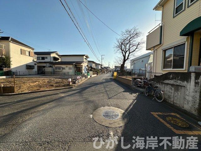 茅ヶ崎市萩園　売地　全２区画の前面道路含む現地写真|現地外観