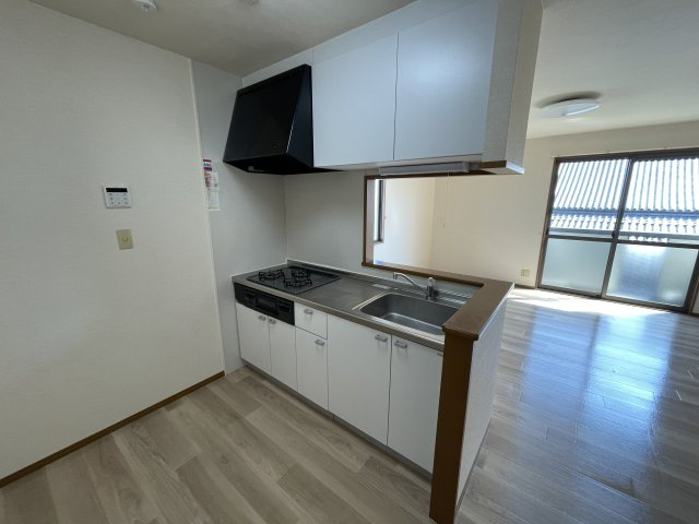 カンパーニュ黒岡A棟のキッチン