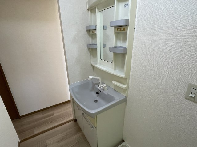 カンパーニュ黒岡A棟の洗面所