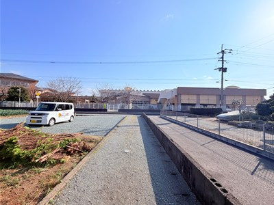 中広川戸建の駐車場