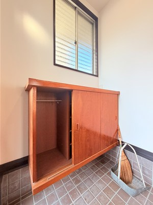 中広川戸建の収納