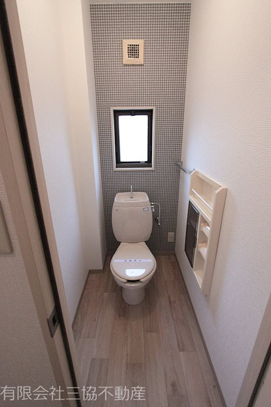 リバーサイドハウス|換気に、採光に役立つ窓あり