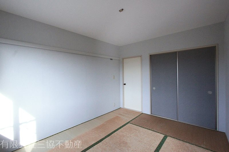 リバーサイドハウスの寝室|和室6畳　1間分の押入れ有　※畳は入居直前に表替え予定