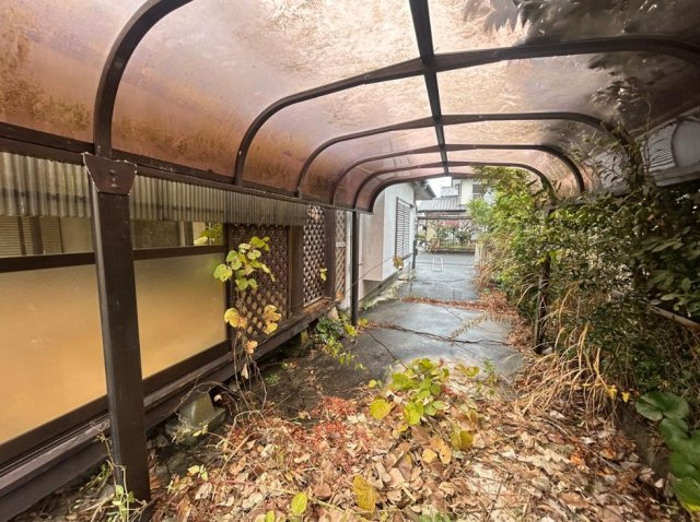 北茨城市中郷町汐見ヶ丘2丁目　中古戸建の駐車場
