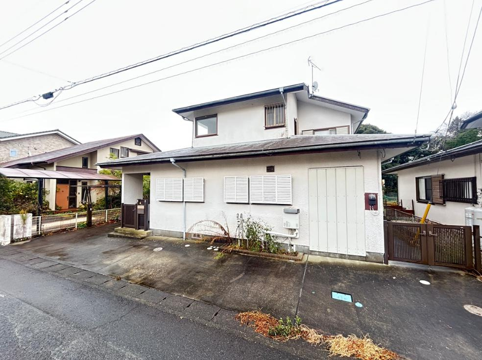 北茨城市中郷町汐見ヶ丘2丁目　中古戸建の駐車場