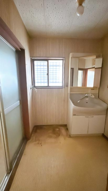 北茨城市中郷町汐見ヶ丘2丁目　中古戸建の独立洗面台