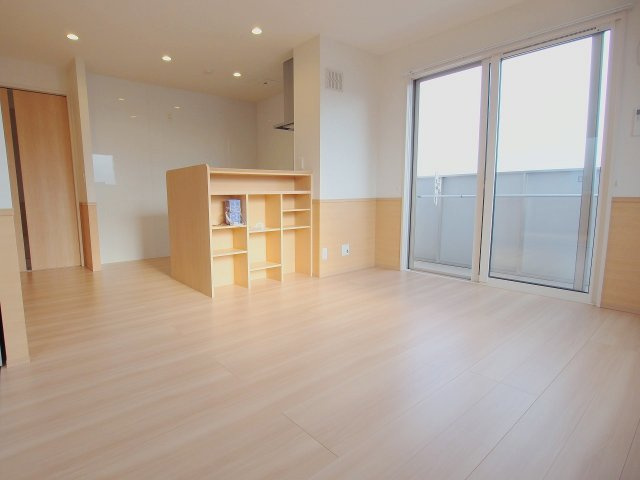 メゾンルナの居間・リビング