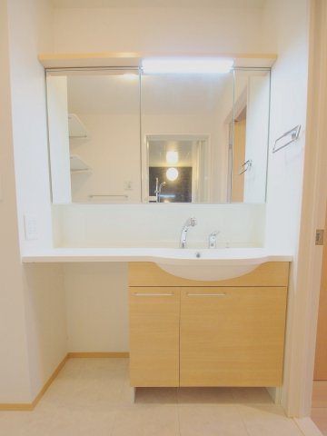 メゾンルナの浴室