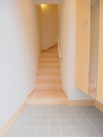 メゾンルナの玄関