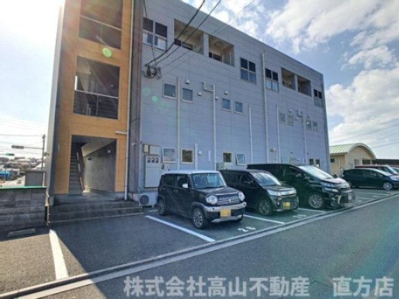 クラッセ感田の駐車場