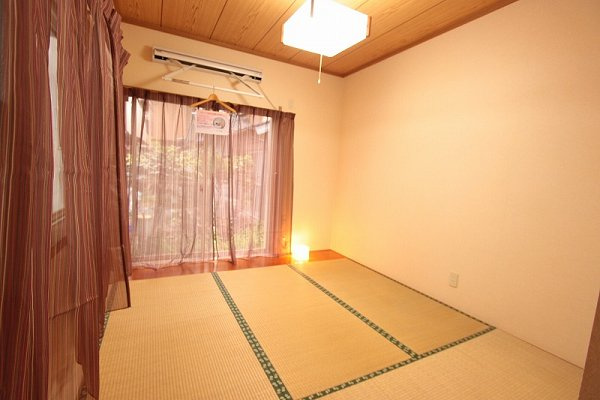 アズーリ雅の寝室|和室4.5畳　室内物干し付き