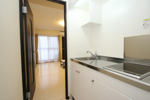 北九州市八幡西区則松６丁目のアパートのキッチン