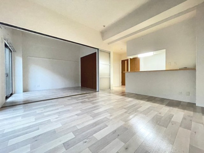 【居間・リビング】 | CRYSTAL SUITA TAKAHAMA