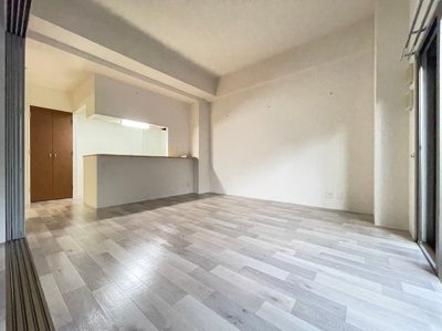 【居間・リビング】 | CRYSTAL SUITA TAKAHAMA