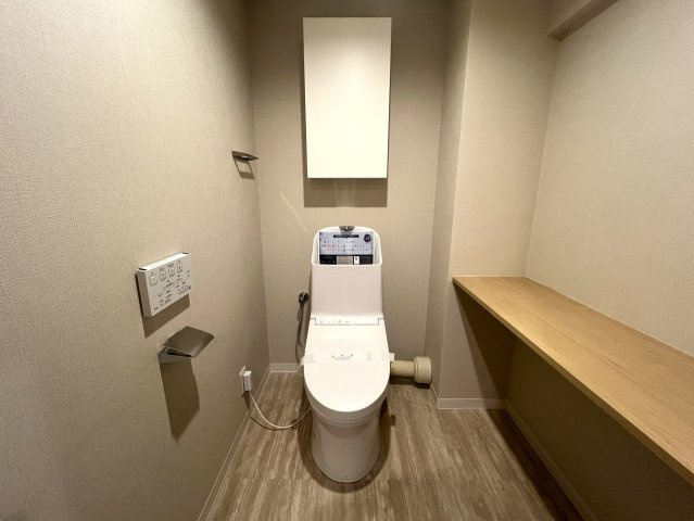 全室５帖以上の５LDK！専有面積113㎡の角部屋の贅沢詰め合わせ！！【リフォーム】フォレストヒルズ三保のトイレ