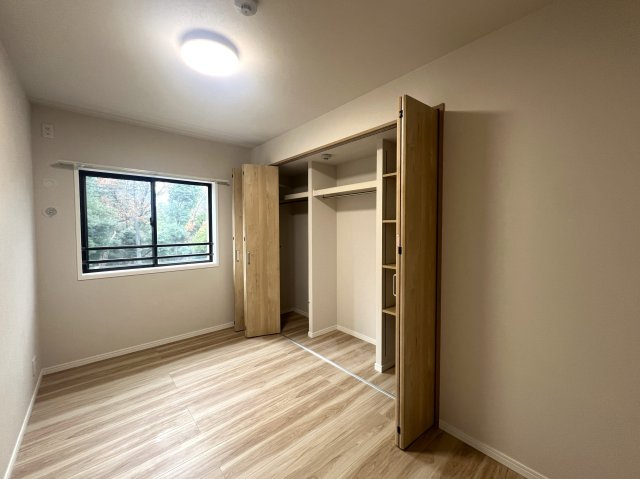 全室５帖以上の５LDK！専有面積113㎡の角部屋の贅沢詰め合わせ！！【リフォーム】フォレストヒルズ三保の洋室