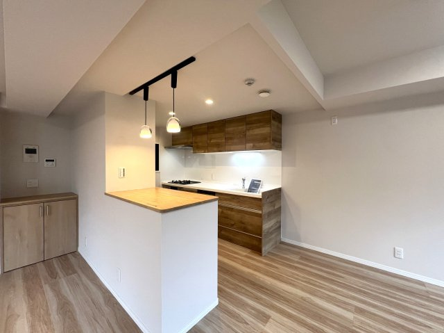 全室５帖以上の５LDK！専有面積113㎡の角部屋の贅沢詰め合わせ！！【リフォーム】フォレストヒルズ三保の居間・リビング