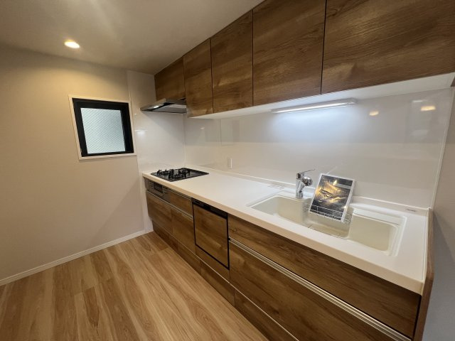 全室５帖以上の５LDK！専有面積113㎡の角部屋の贅沢詰め合わせ！！【リフォーム】フォレストヒルズ三保のキッチン