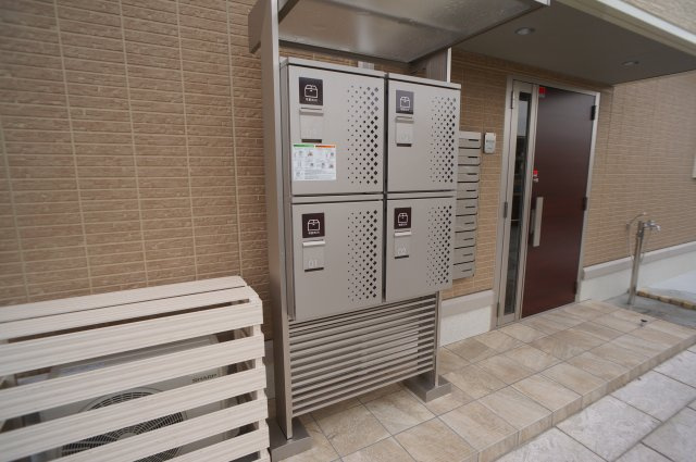 ビギーウエストのエントランス