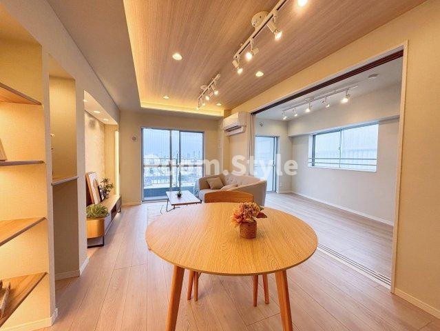 パシフィック自由が丘マンションの居間・リビング|空室のためご都合に合わせてご内覧できます
お問合せはお電話でもお受付しております。
03-6450-5211