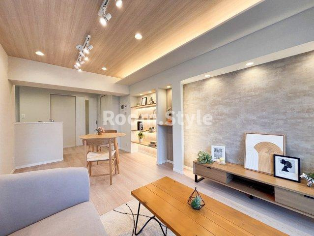 パシフィック自由が丘マンションの居間・リビング|空室のためご都合に合わせてご内覧できます
お問合せはお電話でもお受付しております。
03-6450-5211