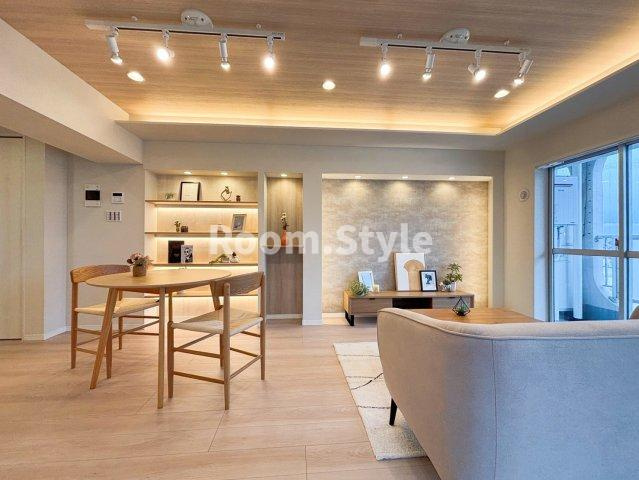 パシフィック自由が丘マンションの居間・リビング|空室のためご都合に合わせてご内覧できます
お問合せはお電話でもお受付しております。
03-6450-5211