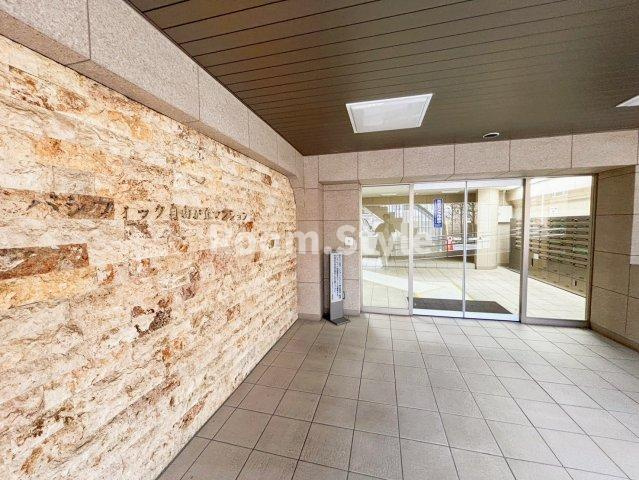 パシフィック自由が丘マンションのエントランス|空室のためご都合に合わせてご内覧できます
お問合せはお電話でもお受付しております。
03-6450-5211