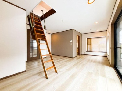 【居間・リビング】 | 藤沢市湘南台7丁目 中古戸建 全1棟