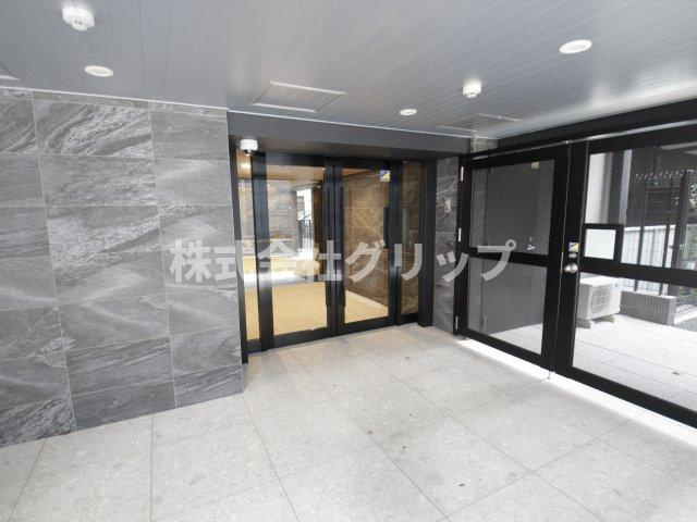 LEXE横濱関内のエントランス