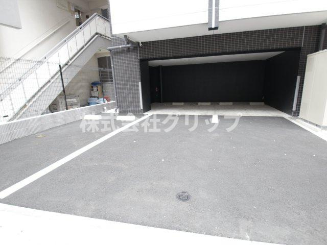 LEXE横濱関内の駐車場