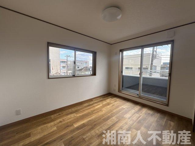 平塚市花水台　中古戸建　の洋室|明るい洋室です