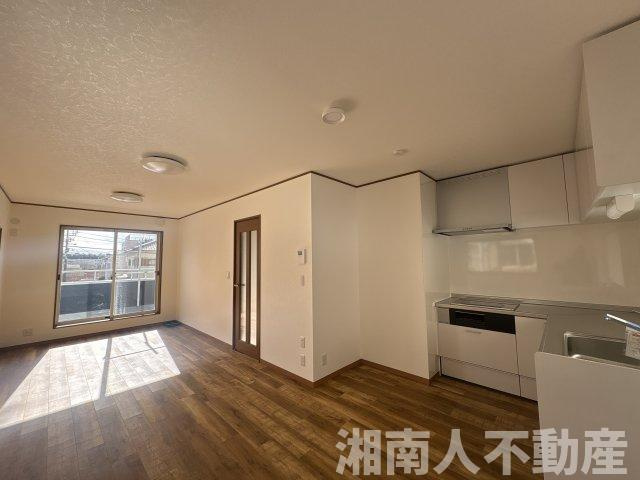 平塚市花水台　中古戸建　の居間・リビング|ゆったりとした居間です