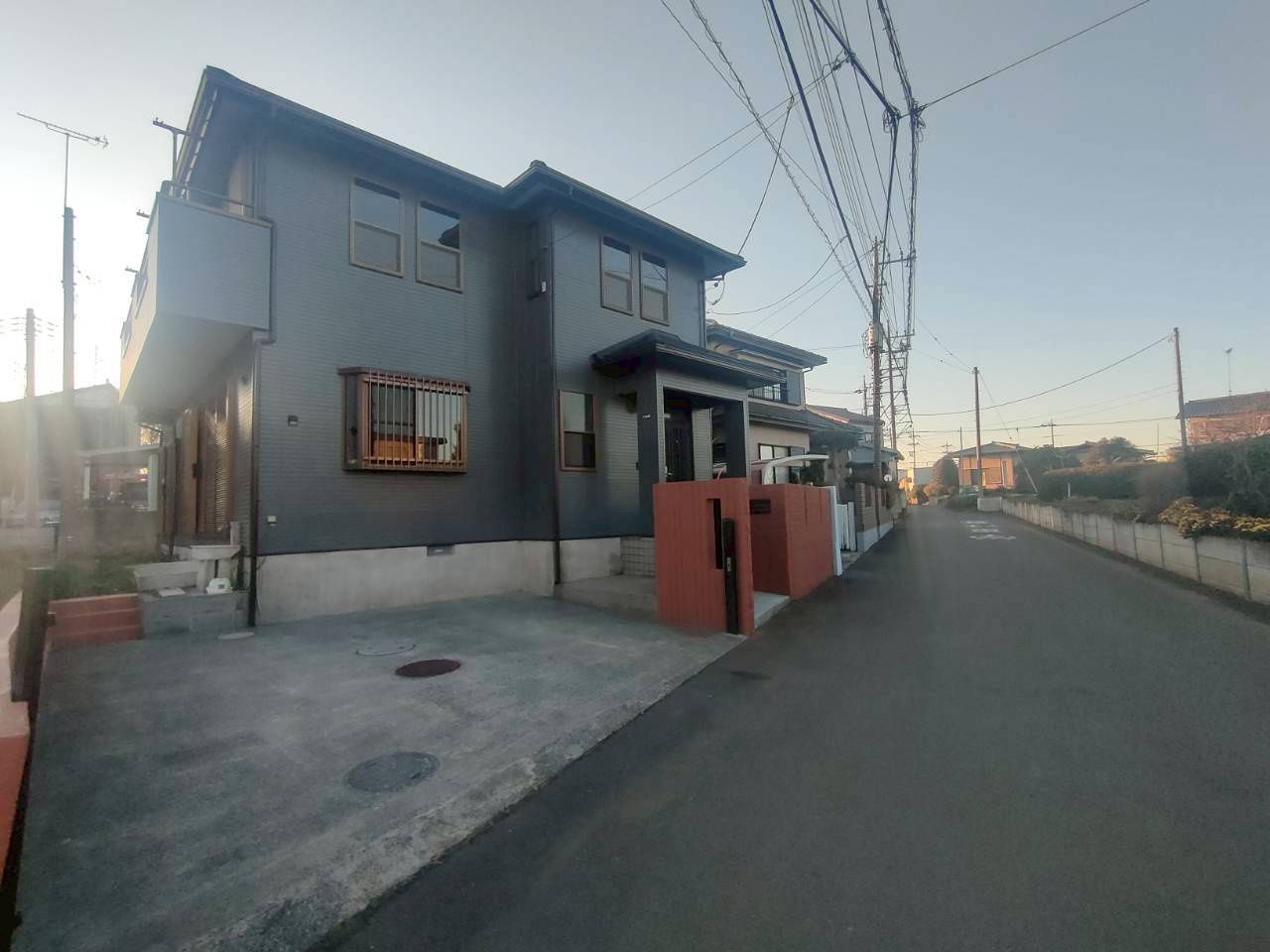 狭山市上広瀬　中古戸建ての前面道路含む現地写真|12月26日撮影