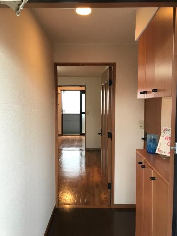 センチュリオン黒崎の内装|廊下